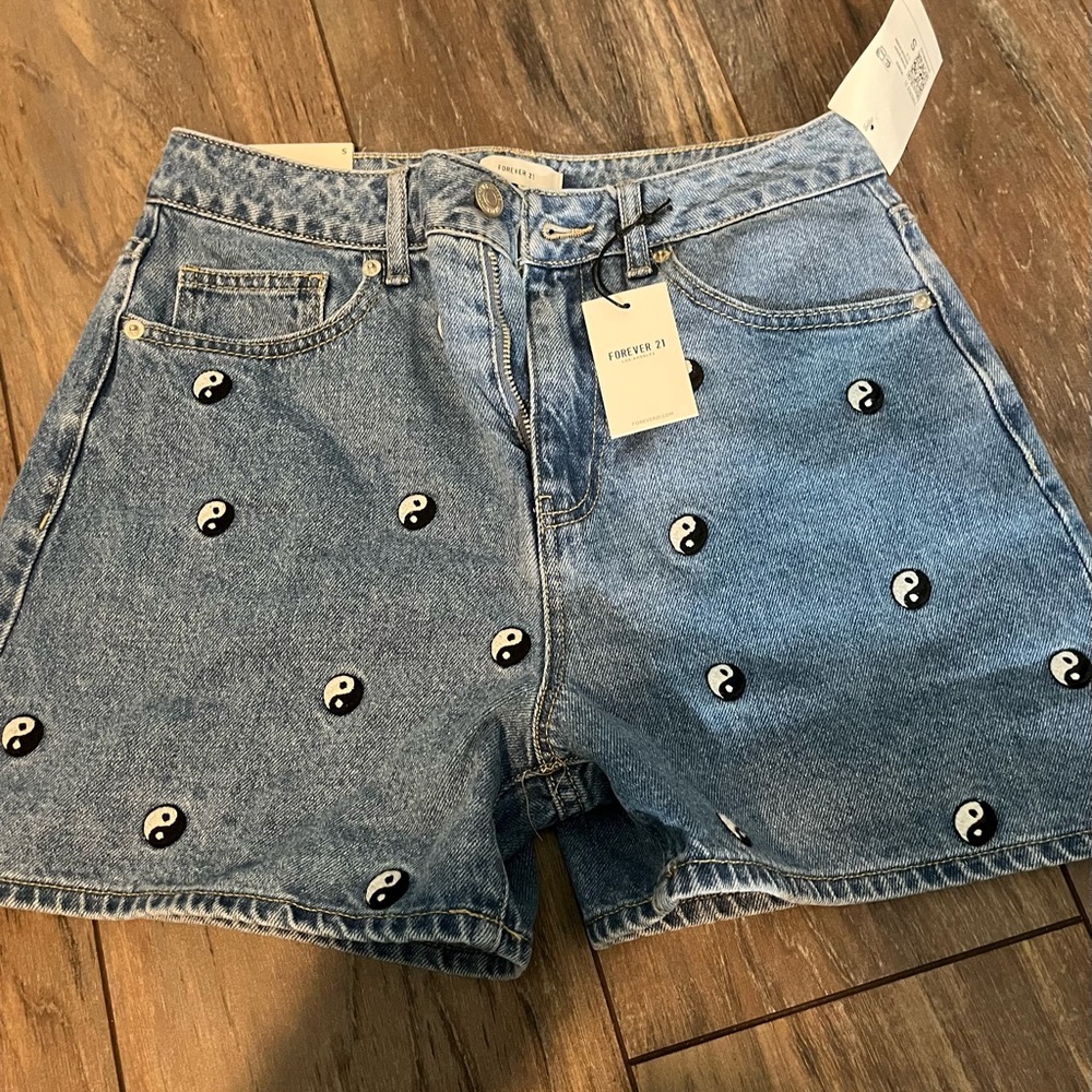 Forever 21 BNWT Jean shorts
